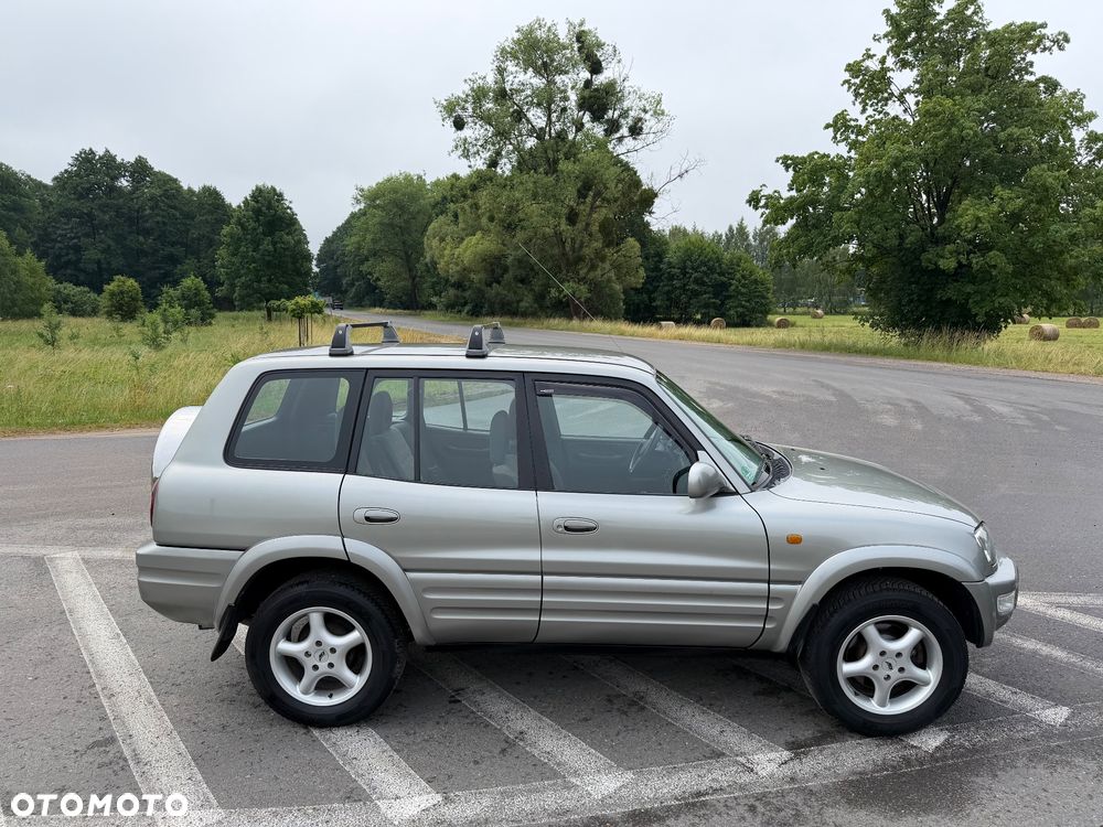 Toyota RAV4 2.0 Fun - 32