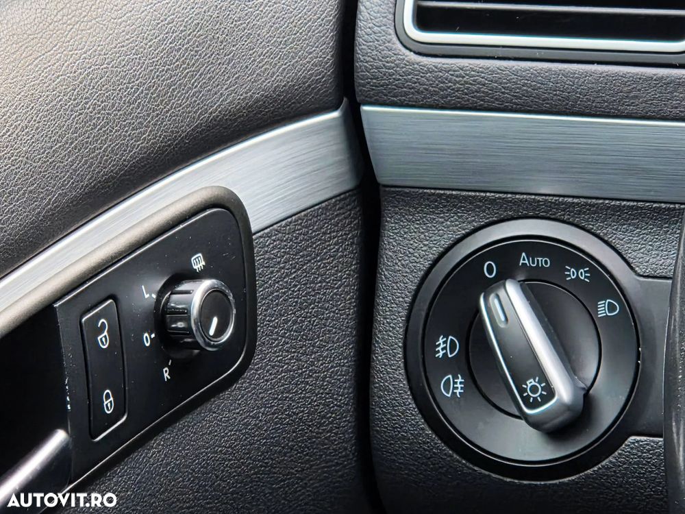 Volkswagen Touran 1.6 TDI DPF BlueMotion Technology STYLE - 18