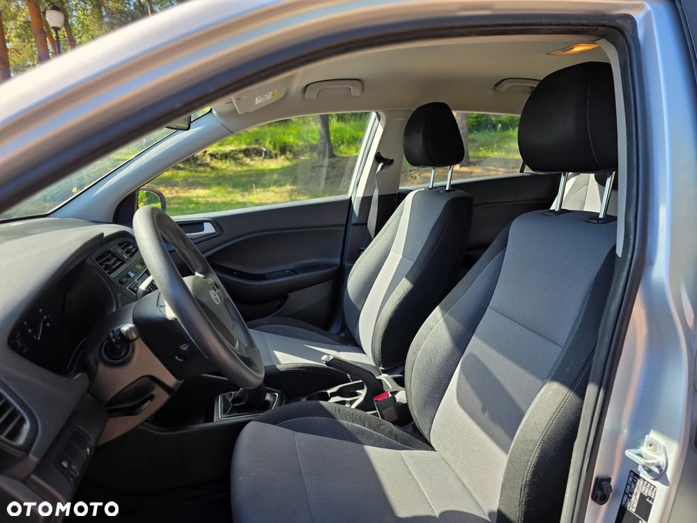 Hyundai i20 blue 1.2 Classic - 11