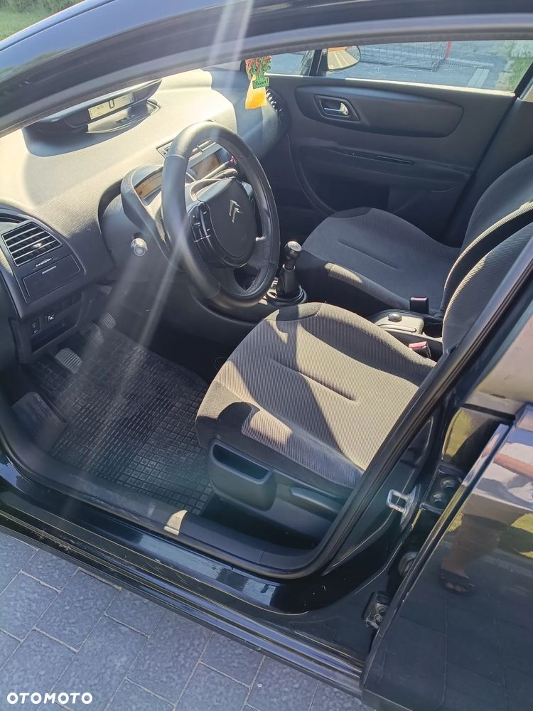 Citroën C4 1.6 16V Confort - 27