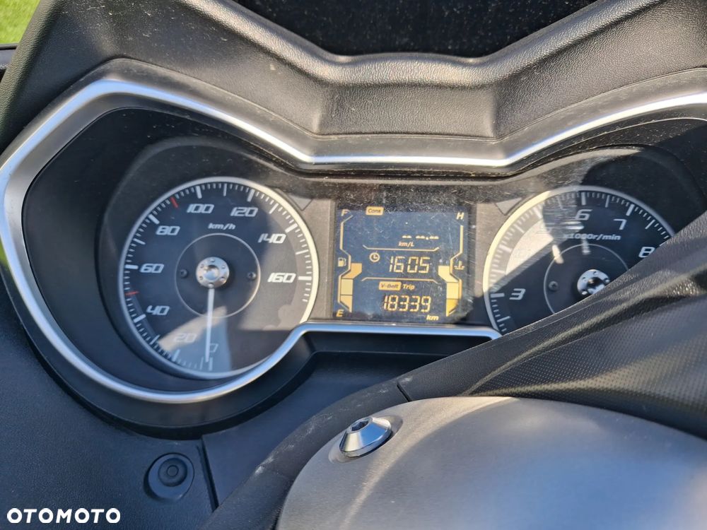 Yamaha X-max - 4