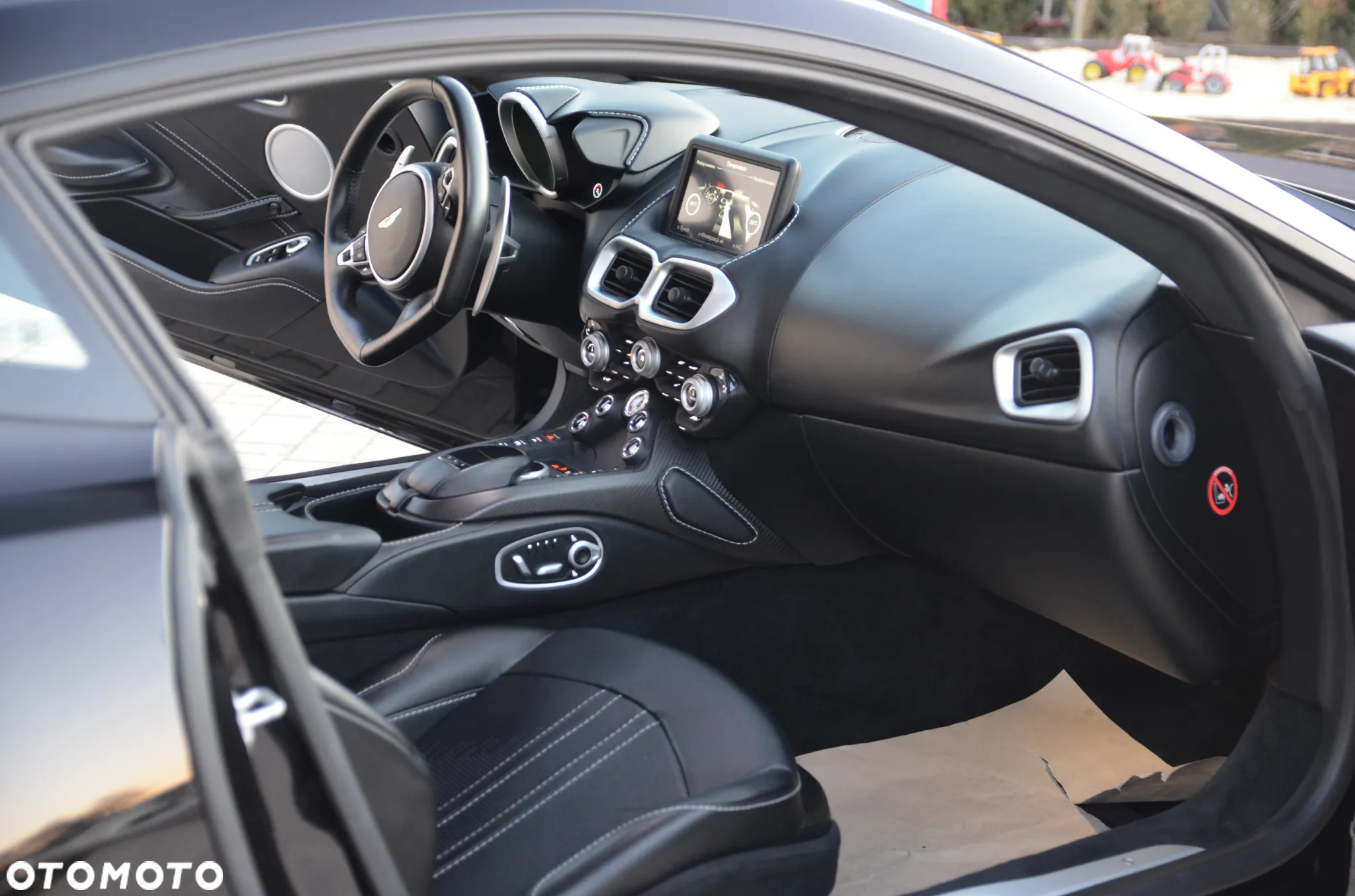 Aston Martin V8 Vantage Standard - 31