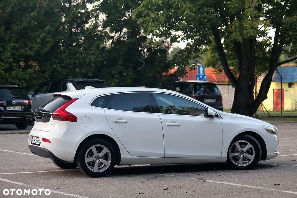 Volvo V40 D2 Momentum - 24