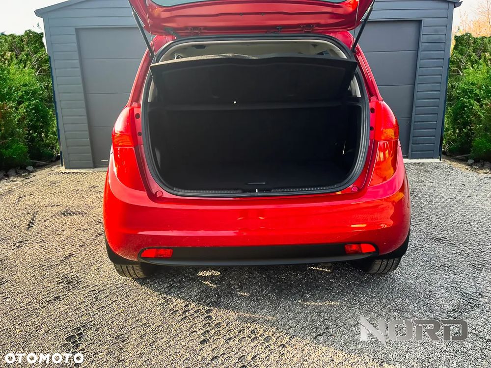 Kia Venga 1.4 CRDi M - 10