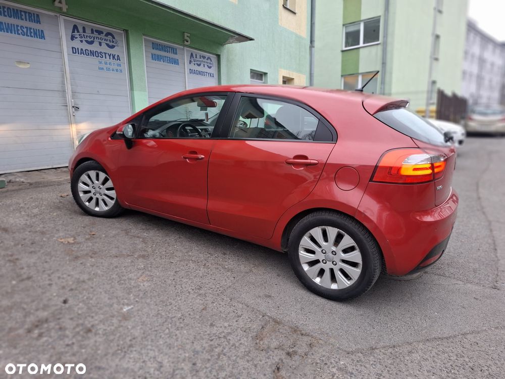 Kia Rio - 7
