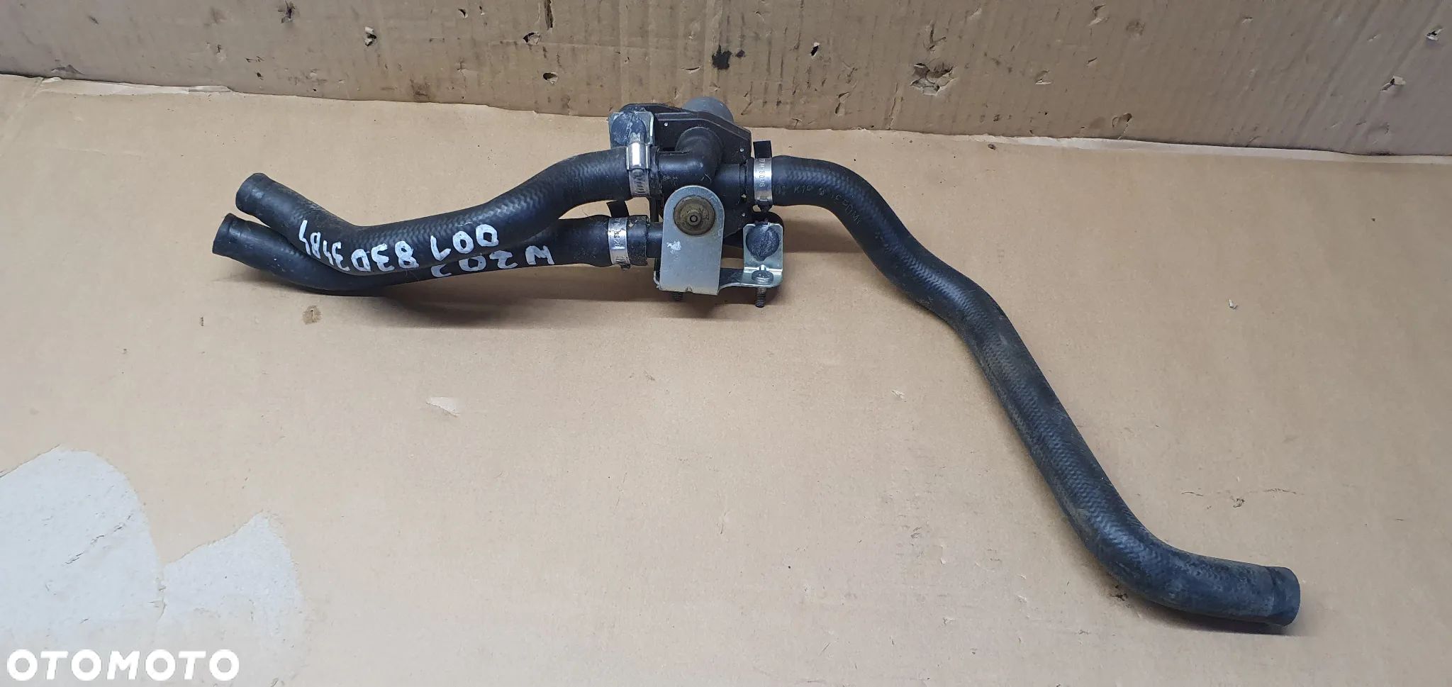 Dodatkowa pompka obiegu wody elektrozawór Mercedes W202 0018303484 - 1