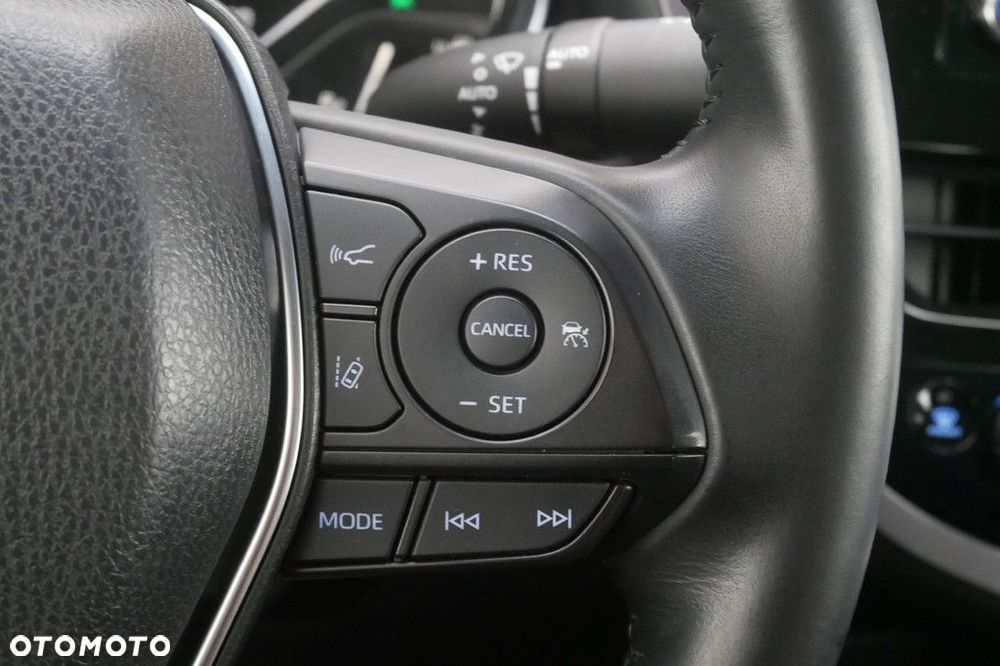Toyota Camry 2.5 Hybrid Comfort CVT - 24