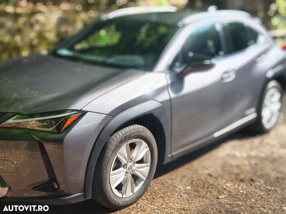 Lexus UX 250h FWD Business - 8