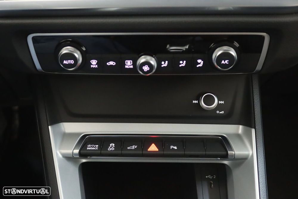 Audi Q3 45 TFSIe S tronic - 37