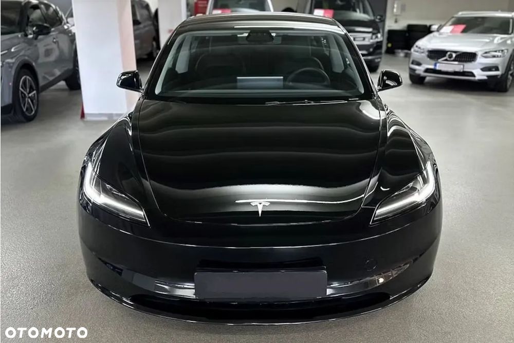 Tesla Model 3 Long Range AWD - 3