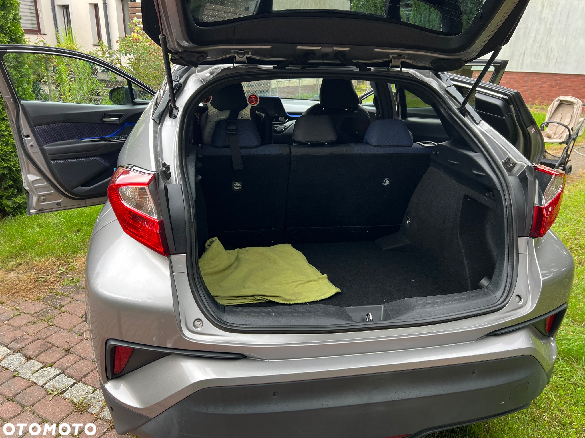Toyota C-HR 1.2 T Dynamic - 8