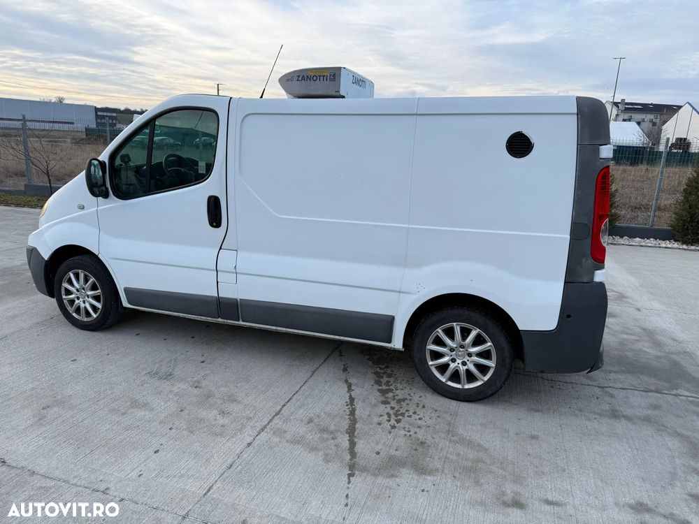 Renault Trafic - 8