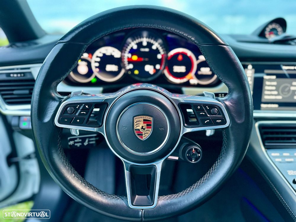 Porsche Panamera 4 S - 22
