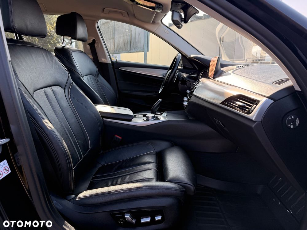 BMW Seria 5 520d xDrive Sport Line sport - 9