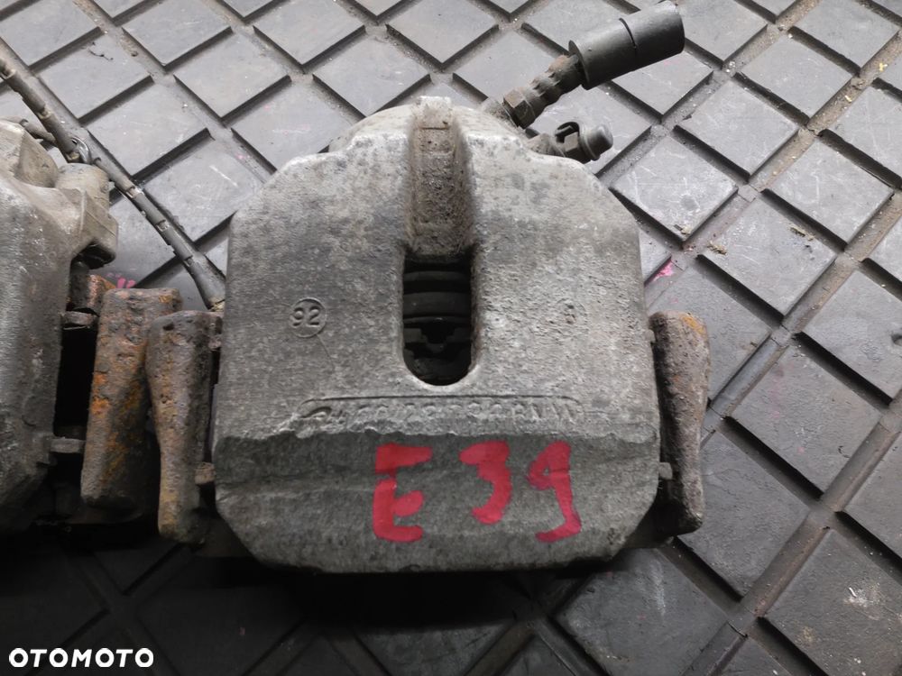 ZACISK PRZÓD PRZEDNI LEWY BMW E39 2.5 TDS - 2