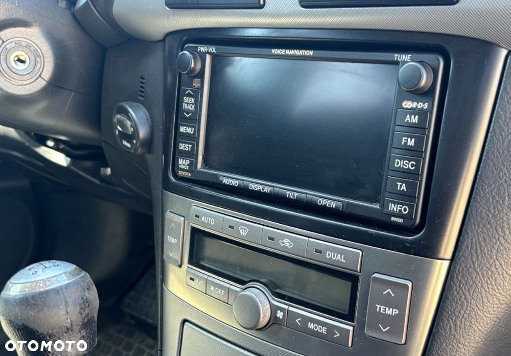Toyota Avensis - 11