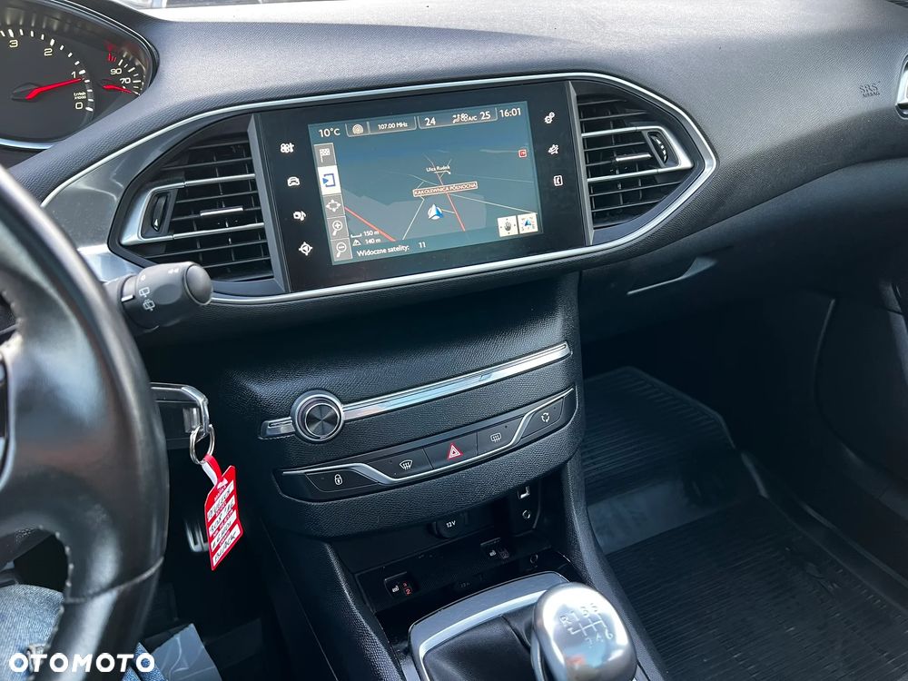 Peugeot 308 - 8