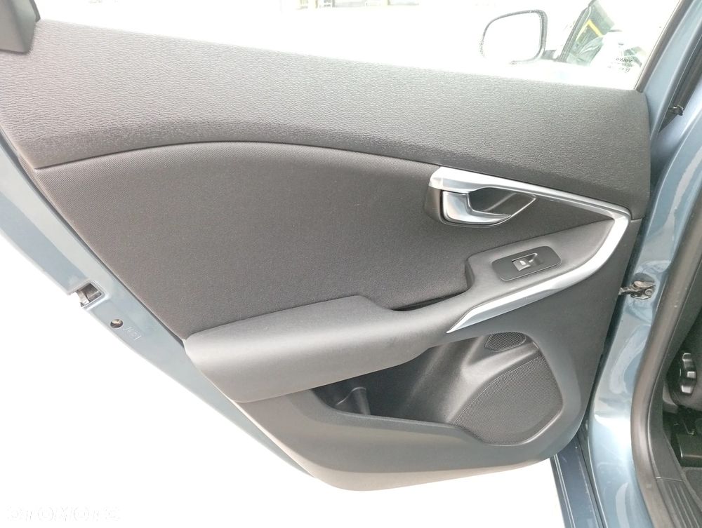 Volvo V40 D2 Kinetic - 17
