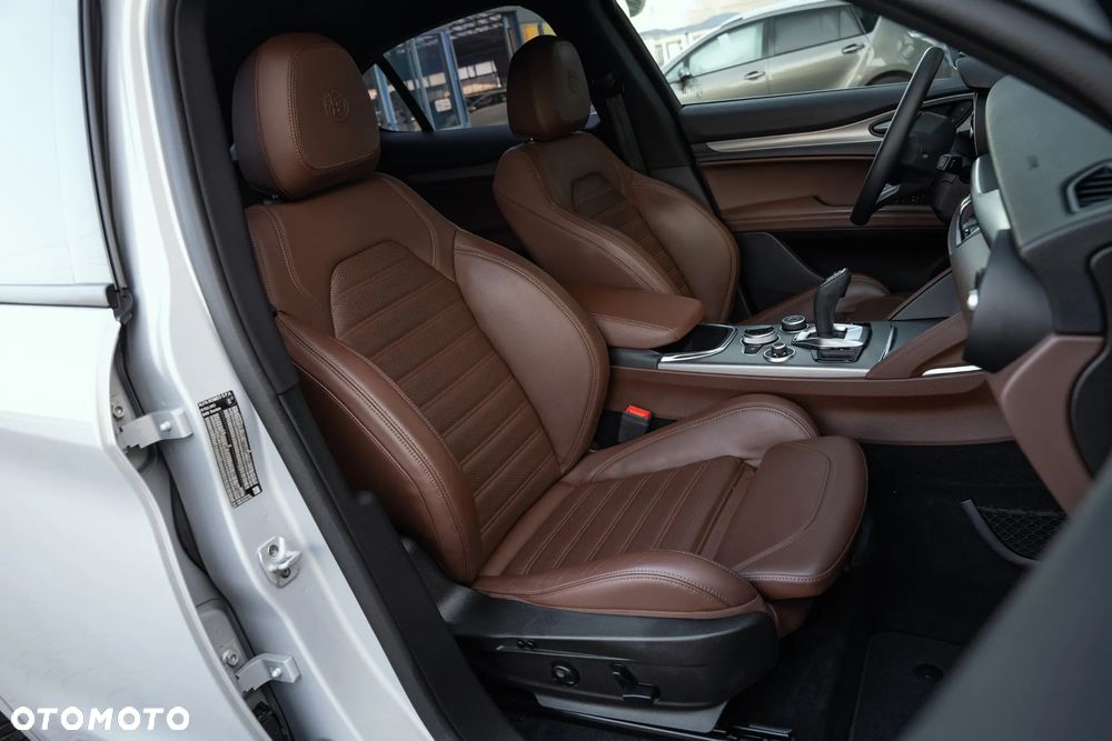 Alfa Romeo Stelvio 2.0 Turbo Veloce Q4 - 28