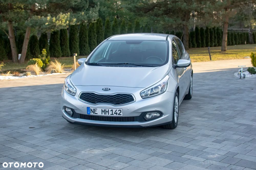 Kia Ceed - 10