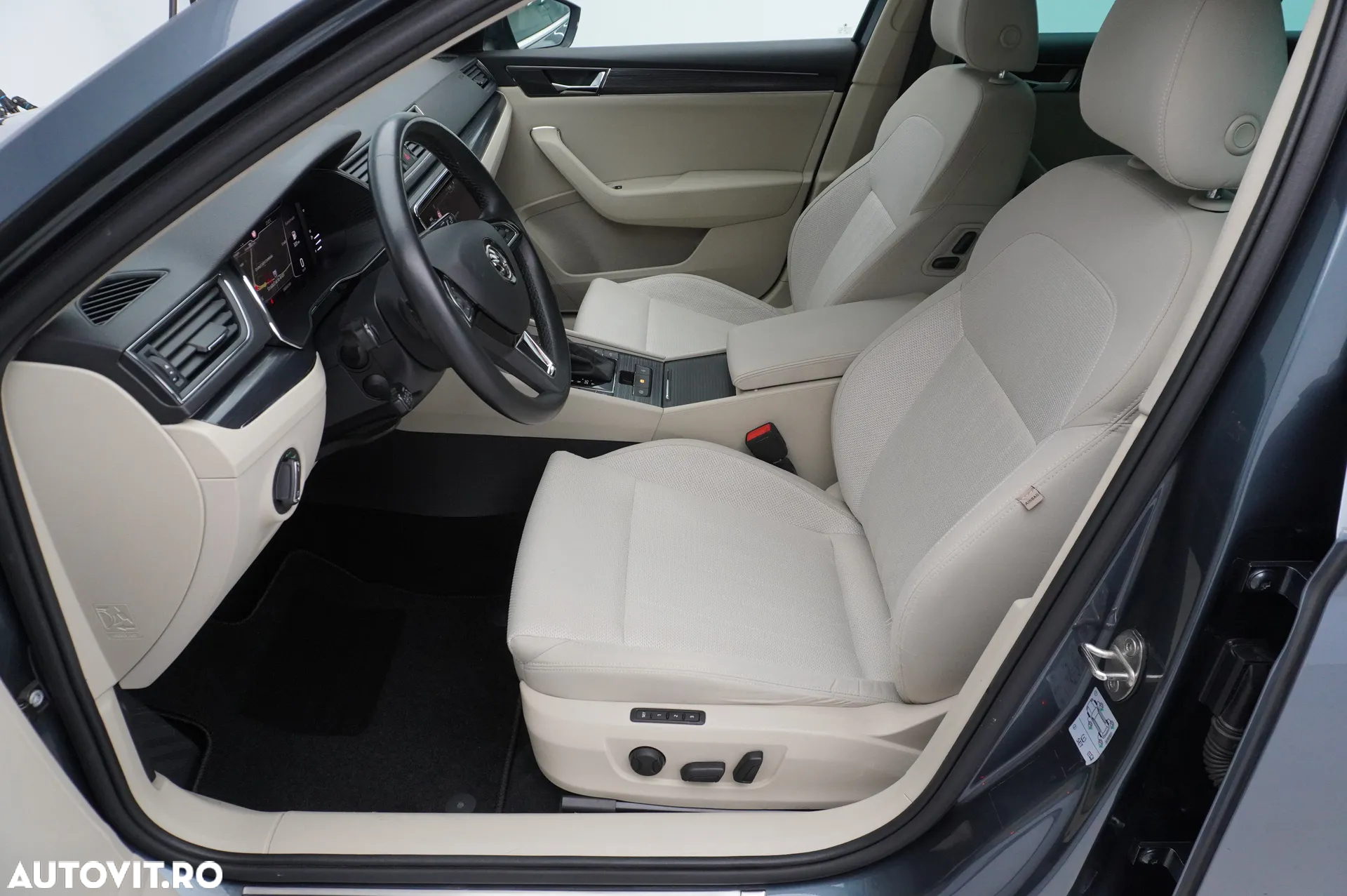Skoda Superb 2.0 TDI 4X4 DSG Style - 10