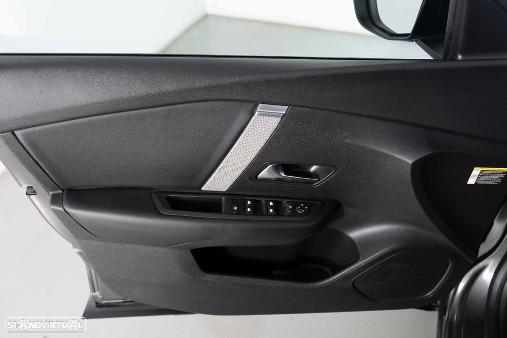 Citroën C4 X 1.2 PureTech Shine EAT8 - 17