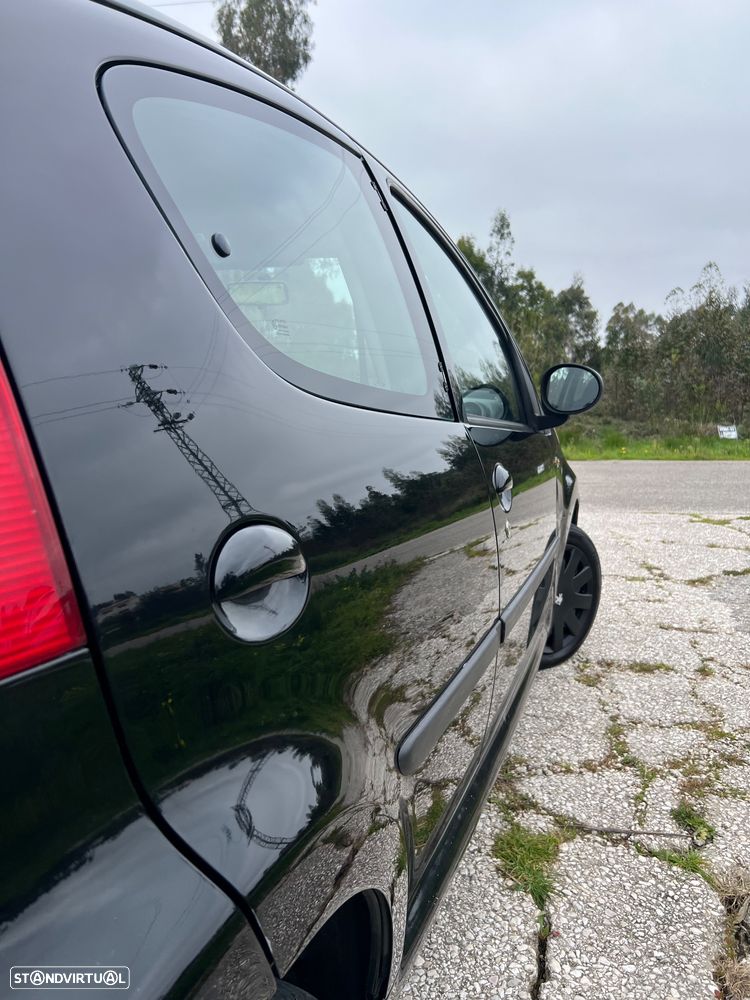 Peugeot 107 1.0 Urban - 10