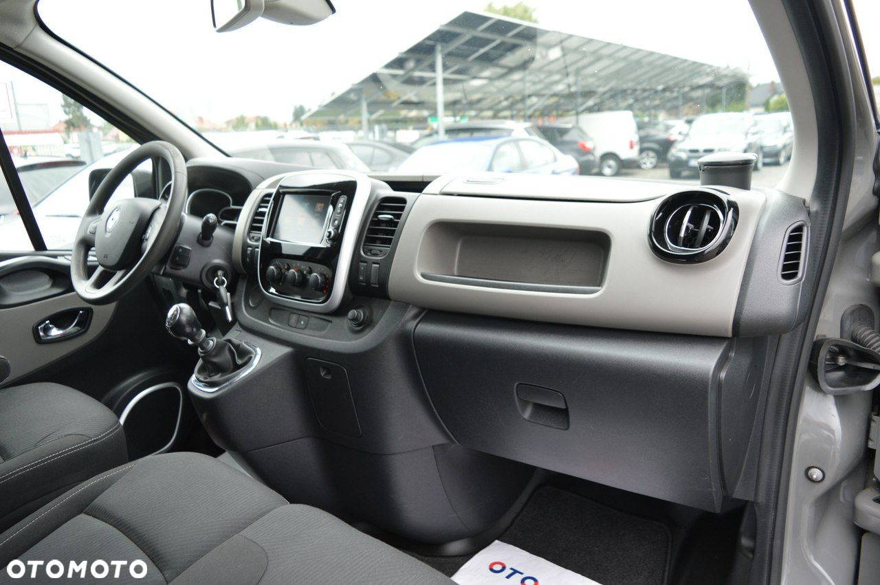 Renault Trafic - 25