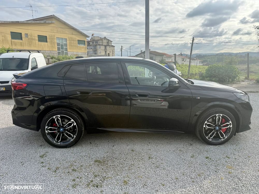 BMW iX2 eDrive20 Pack Desportivo M Pro - 4