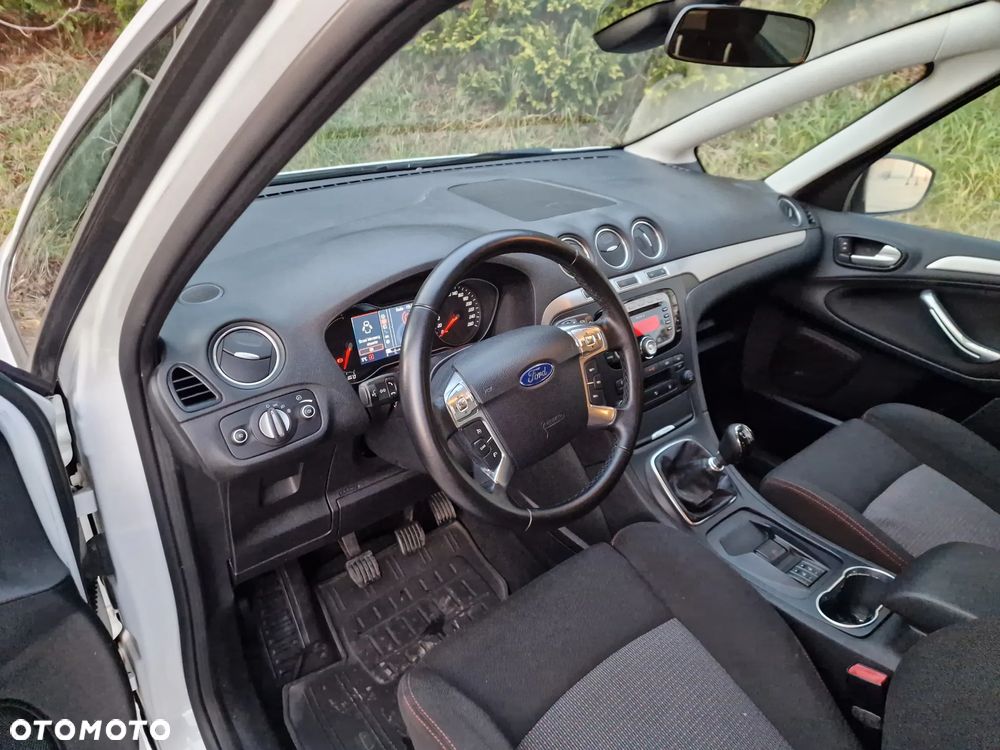 Ford S-Max 2.0 TDCi DPF Titanium - 29