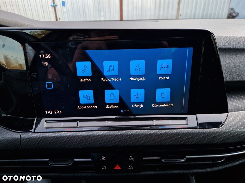 Volkswagen Golf - 22