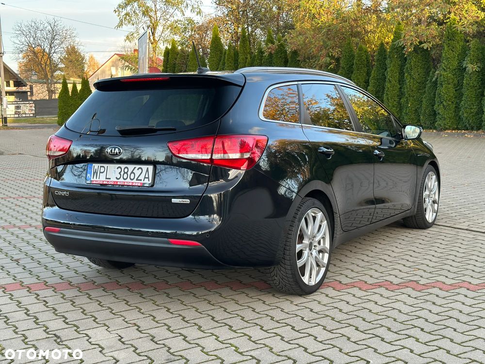Kia Ceed 1.6 GDI SW UEFA EURO 2016 - 14