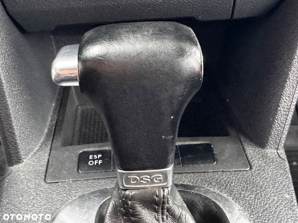 Volkswagen Touran 1.9 TDI DPF Trendline DSG - 24