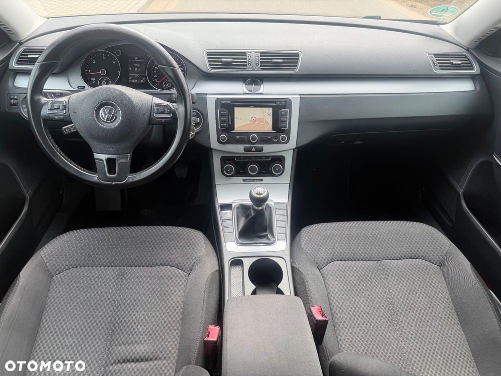 Volkswagen Passat 1.6 TDI BlueMotion Technology Trendline - 19