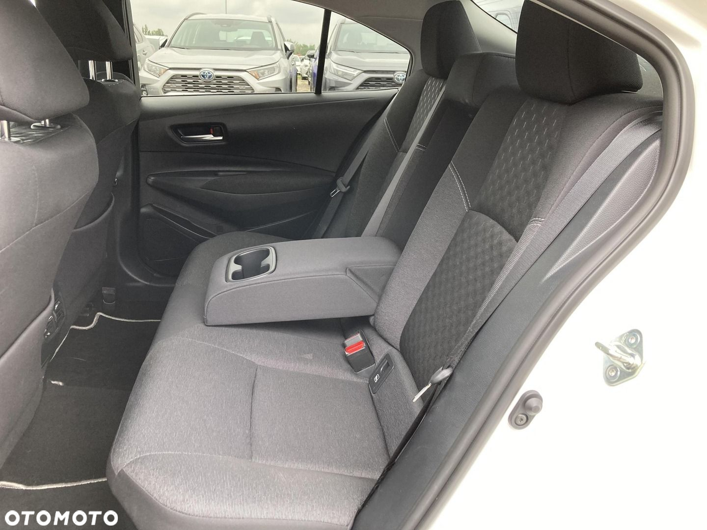Toyota Corolla 1.8 Hybrid Style - 11