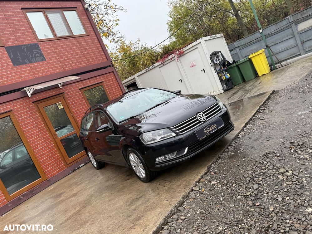 Volkswagen Passat - 1