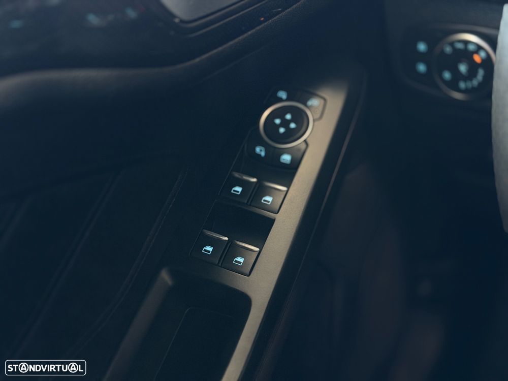 Ford Focus 1.5 TDCi ECOBlue ST-Line - 21