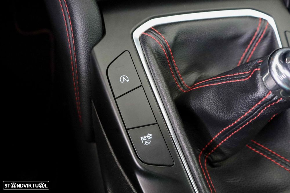 Ford Kuga 1.5 EcoBoost ST-Line X - 27