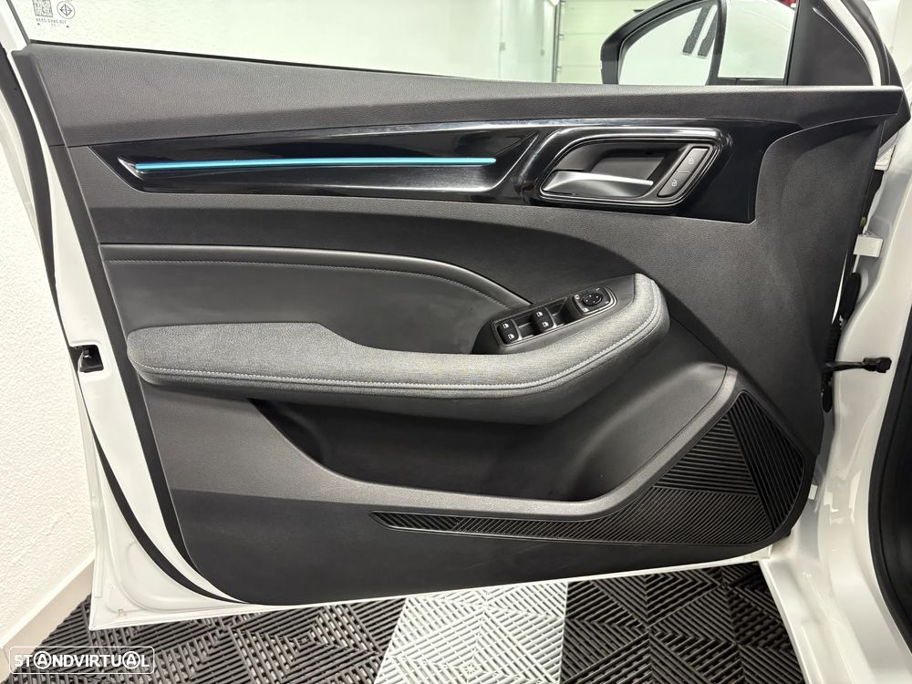 MG MG5 61 kWh Luxury - 12