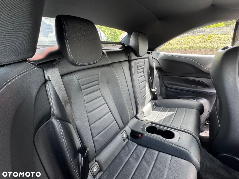 Mercedes-Benz Klasa E 220 d AMG - 36