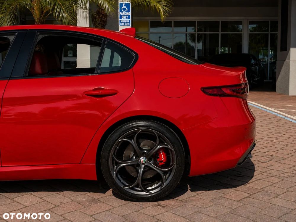 Alfa Romeo Giulia 2.0 Turbo 16V AT8 Veloce Ti - 9