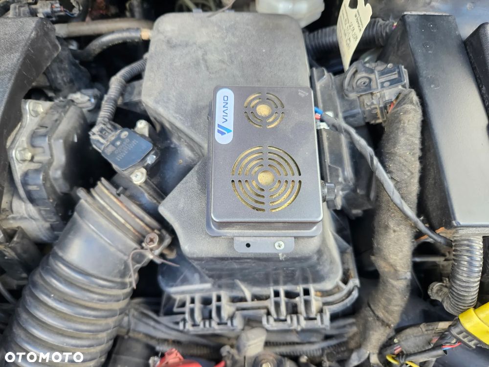 Toyota Avensis 1.8 Premium MS - 19