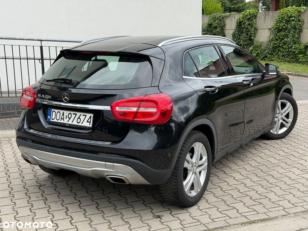 Mercedes-Benz GLA 200 7G-DCT Style - 4