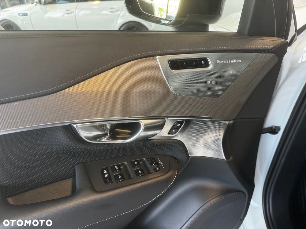 Volvo XC 90 B5 D AWD Ultimate Dark - 12