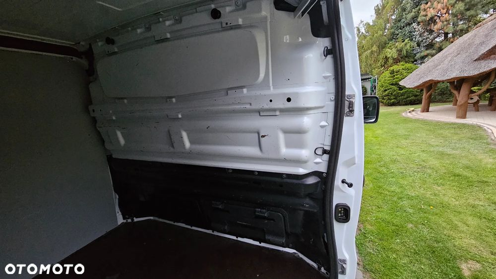 Opel Vivaro 120KM - 28