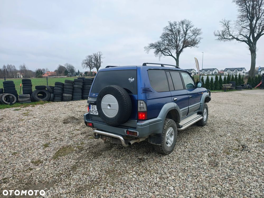 Toyota Land Cruiser - 4