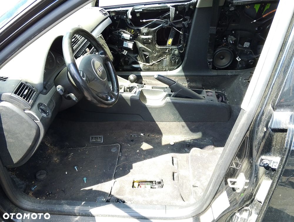 Audi A4 B6 (II) (00-06r.) 1.8 TB R4 20V 163KM. Silnik BFB Skrzynia GDT lakier LY9B .Cały na części. GWARANCJA !!! Przód Tył Zestaw Komplet Drzwi Klapa Zderzak Błotnik Maska Grill Atrapa Szyba Pas Lampa Lusterko Boczki Fotel Kanapa Kokpit Deska Rozdzielcza Przełącznik Włącznik Sterownik Przewody Wiązka Instalacja Moduł Komputer Czujnik Listwa Pompa Alternator Wtryski Głowica Rozrusznik Kompresor Sprzęgło Dwumas Silnik Skrzynia ABS Klimatyzacji Paliwa Wspomagania Kolektor Turbina Przepustnica Zawór Chłodnica Koło Hak Belka Sanki Zawieszenie Mcpherson Półoś Amortyzator Wydech Tłumik Zacisk Most - 7