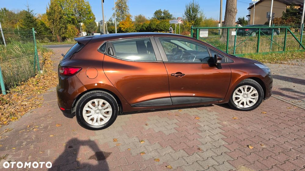 Renault Clio 1.2 16V 75 Experience - 15