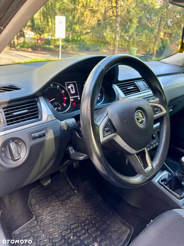 Skoda RAPID 1.2 TSI Ambition - 13