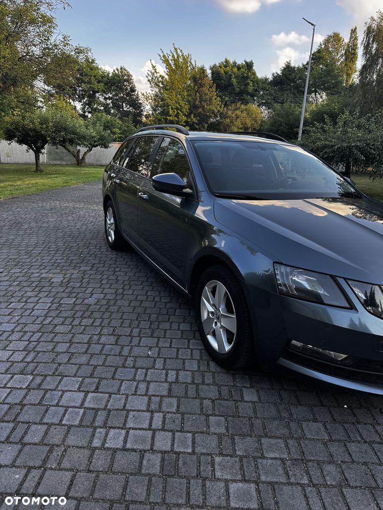 Skoda Octavia 2.0 TDI Ambition DSG - 2